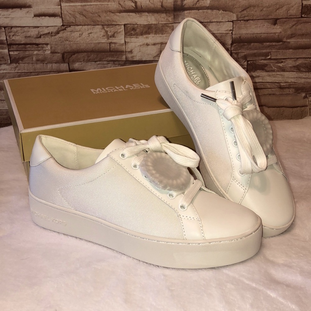 Michael kors poppy lace up canvas, size 8.5 M,